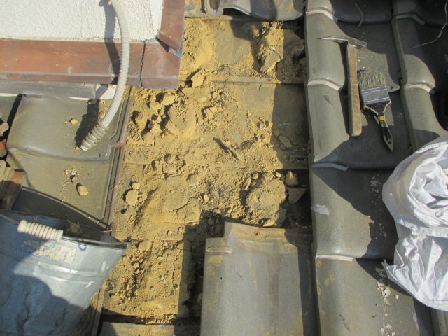 播磨町の瓦屋根の雨漏り修繕